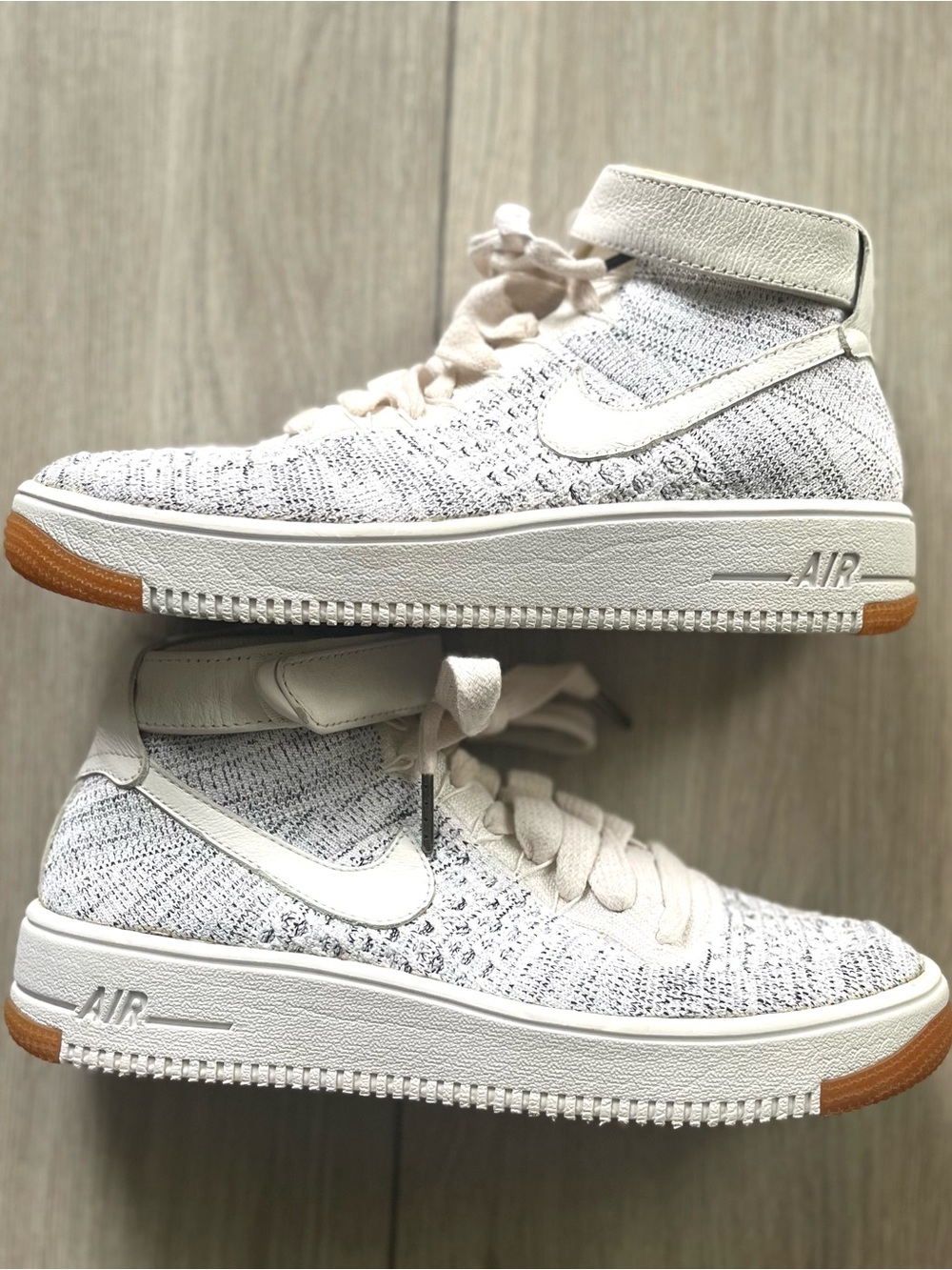 Nike Air Force 1 Ultra Flyknit Mid in White/Gum Size 8.5